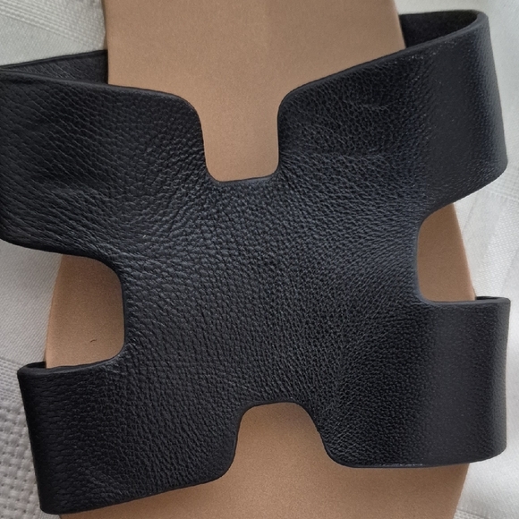 Steve Madden Black Slide Sandals - Picture 10 of 16